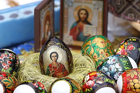 Greek Easter 2025 Celebration | RoadTopper