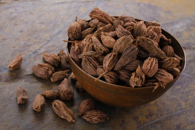 Black Cardamom (Badi Elaichi)