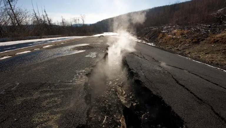 Centralia Pennsylvania smoke fire road cracks | Forgotten American Towns