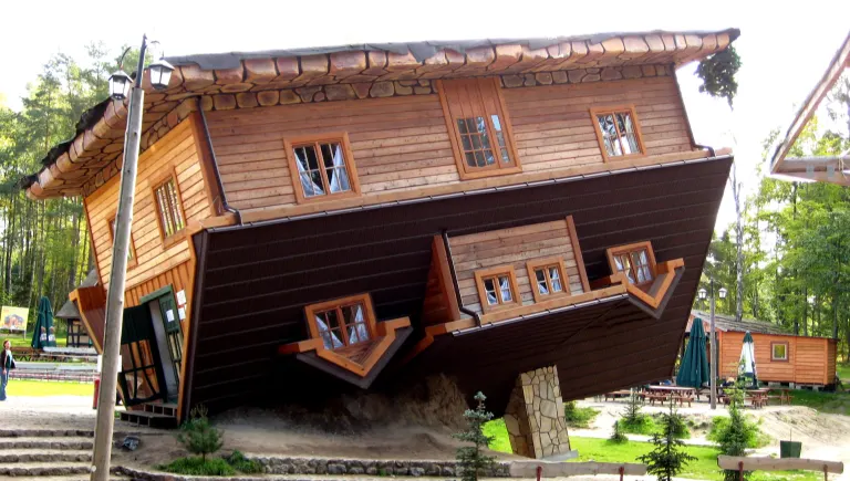 upside down house Poland | Gravity